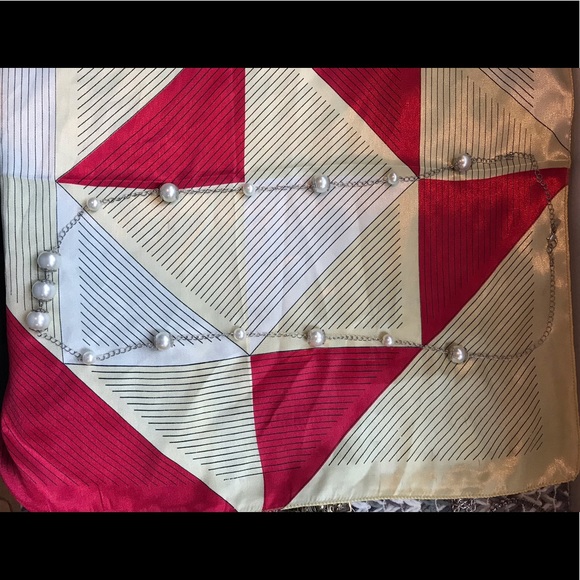 {FREE w/ purchase} Long silver necklace with faux pearls - Picture 2 of 5